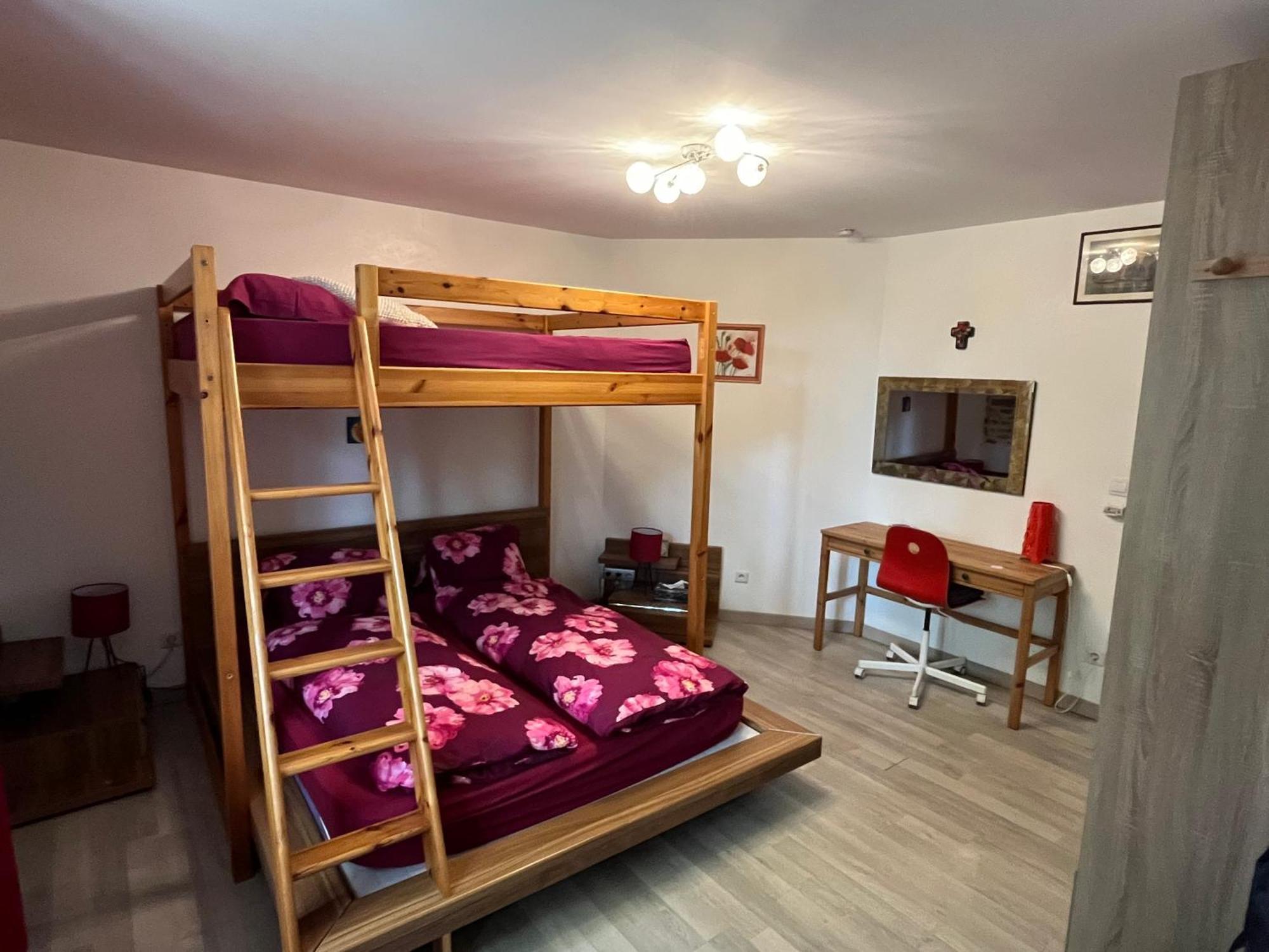 Cormatin Couleurs De La Vie - Chambres D'Hotes Et Gite الغرفة الصورة