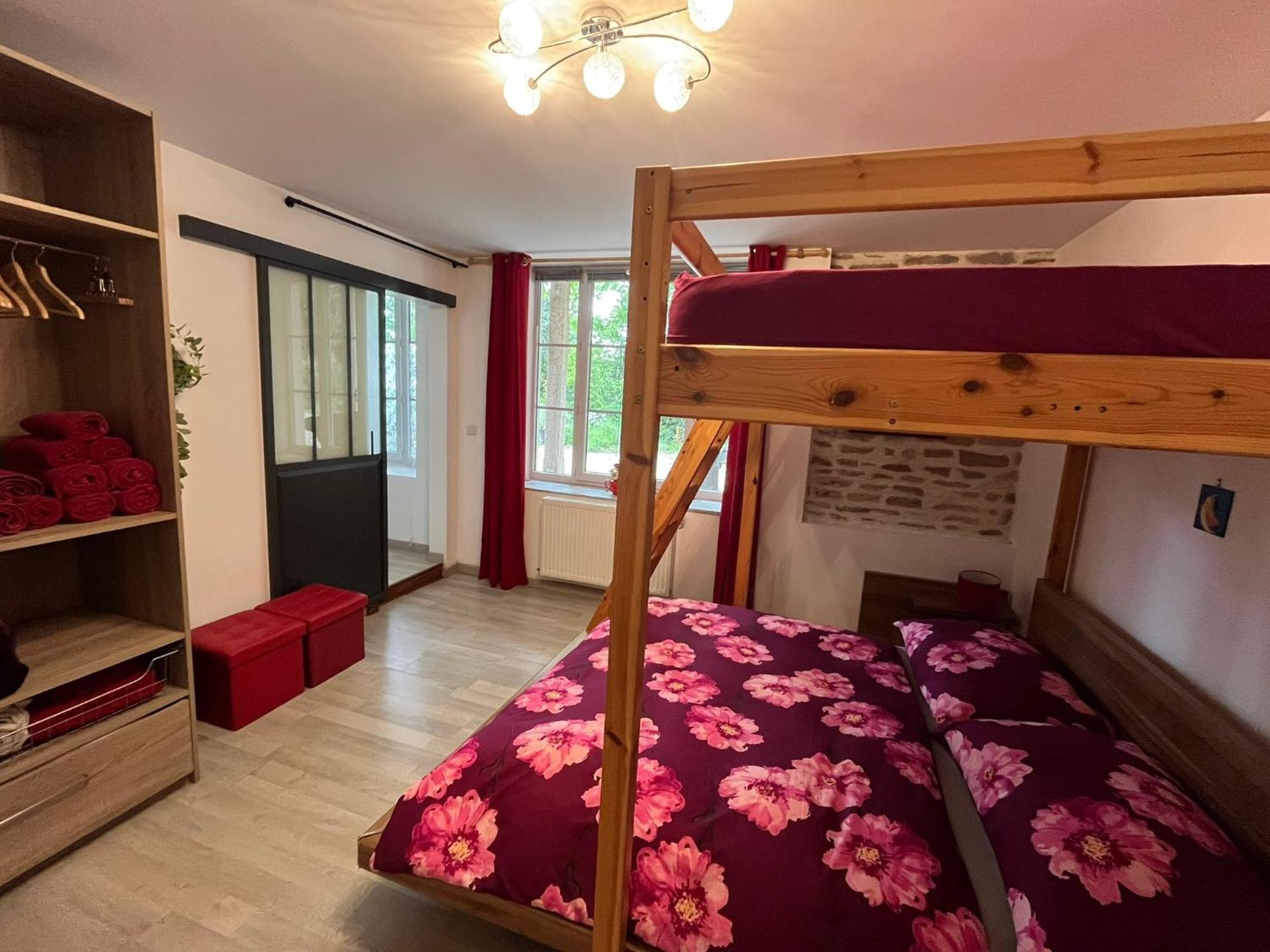 Cormatin Couleurs De La Vie - Chambres D'Hotes Et Gite الغرفة الصورة