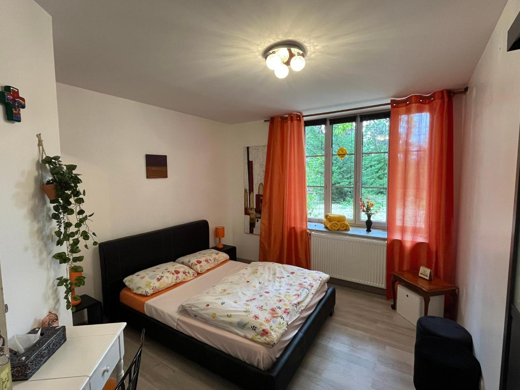 Cormatin Couleurs De La Vie - Chambres D'Hotes Et Gite الغرفة الصورة